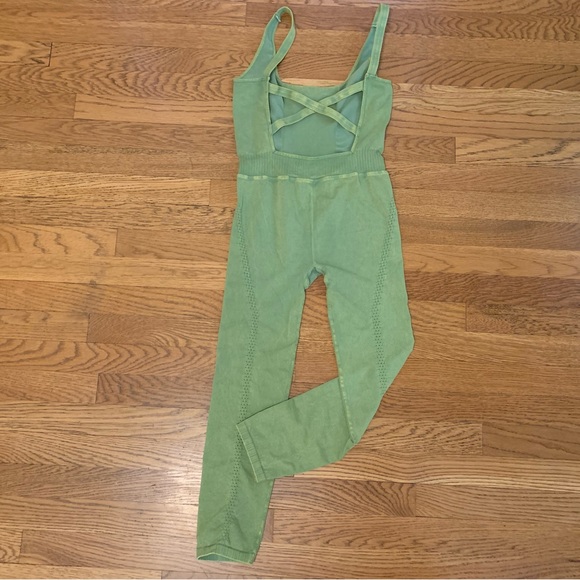 NWOT Free people movement good karma onesie jumpsuit M/L - Picture 10 of 10